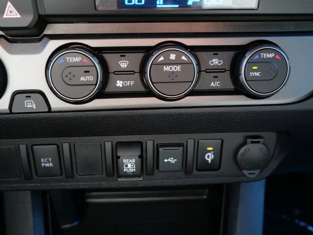 Certified 2021 Toyota Tacoma TRD Off-Road AWD/4WD image 29