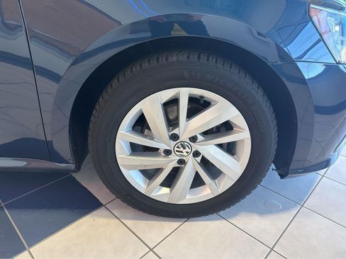 Used 2018 Volkswagen Passat 2.0T SE FWD image 6