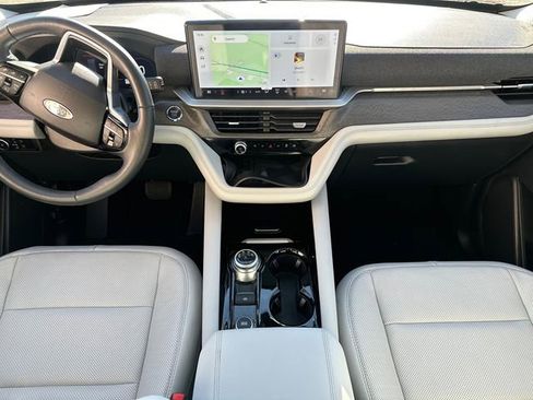 Used 2025 Ford Explorer Platinum w/ LUX Leather Package image 26