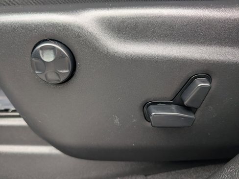 Used 2019 Jeep Grand Cherokee Limited image 17