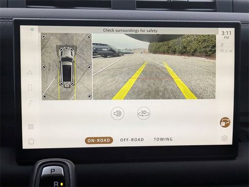 Used 2024 Land Rover Defender 130 X-Dynamic SE image 10