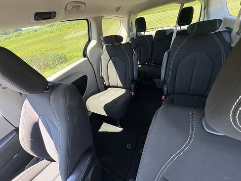 Used 2023 Chrysler Voyager LX FWD image 33