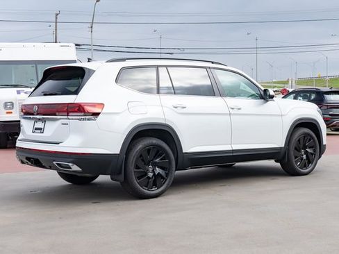 New 2026 Volkswagen Atlas SE image 6