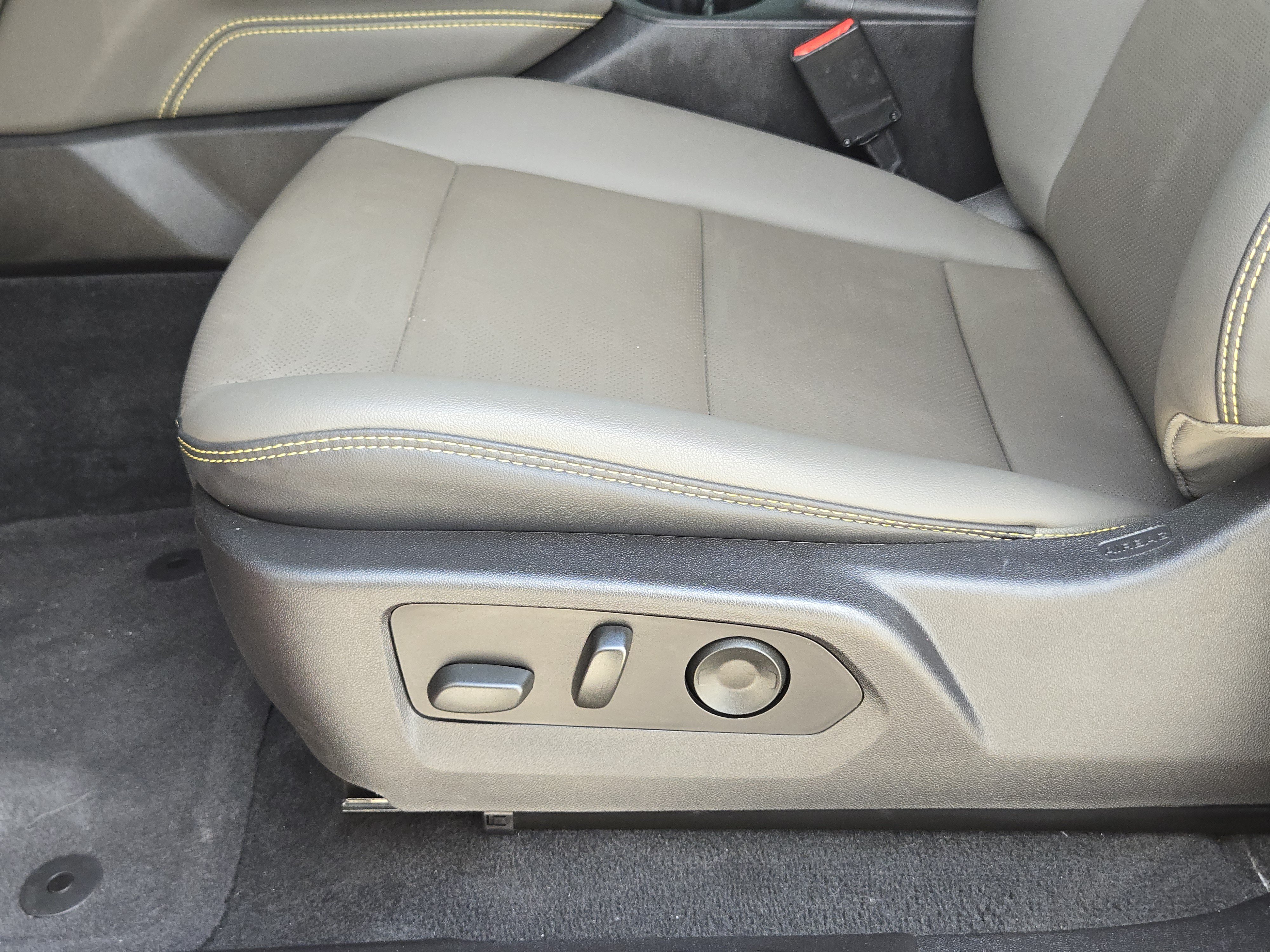 Used 2024 Chevrolet Colorado ZR2 w/ ZR2 Convenience Package III AWD/4WD image 23