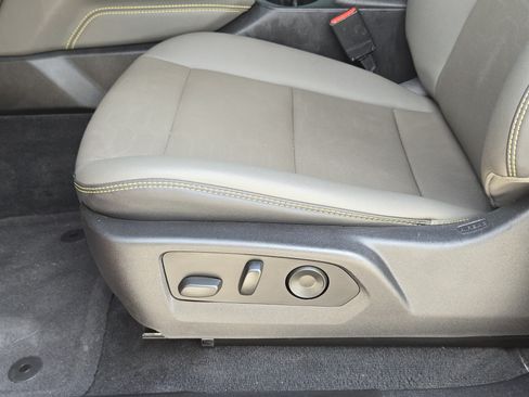 Used 2024 Chevrolet Colorado ZR2 w/ ZR2 Convenience Package III AWD/4WD image 23