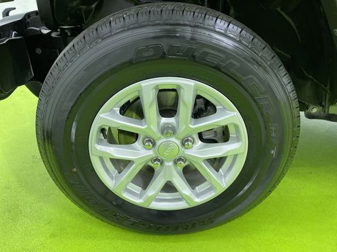 Used 2023 Jeep Gladiator Sport image 15