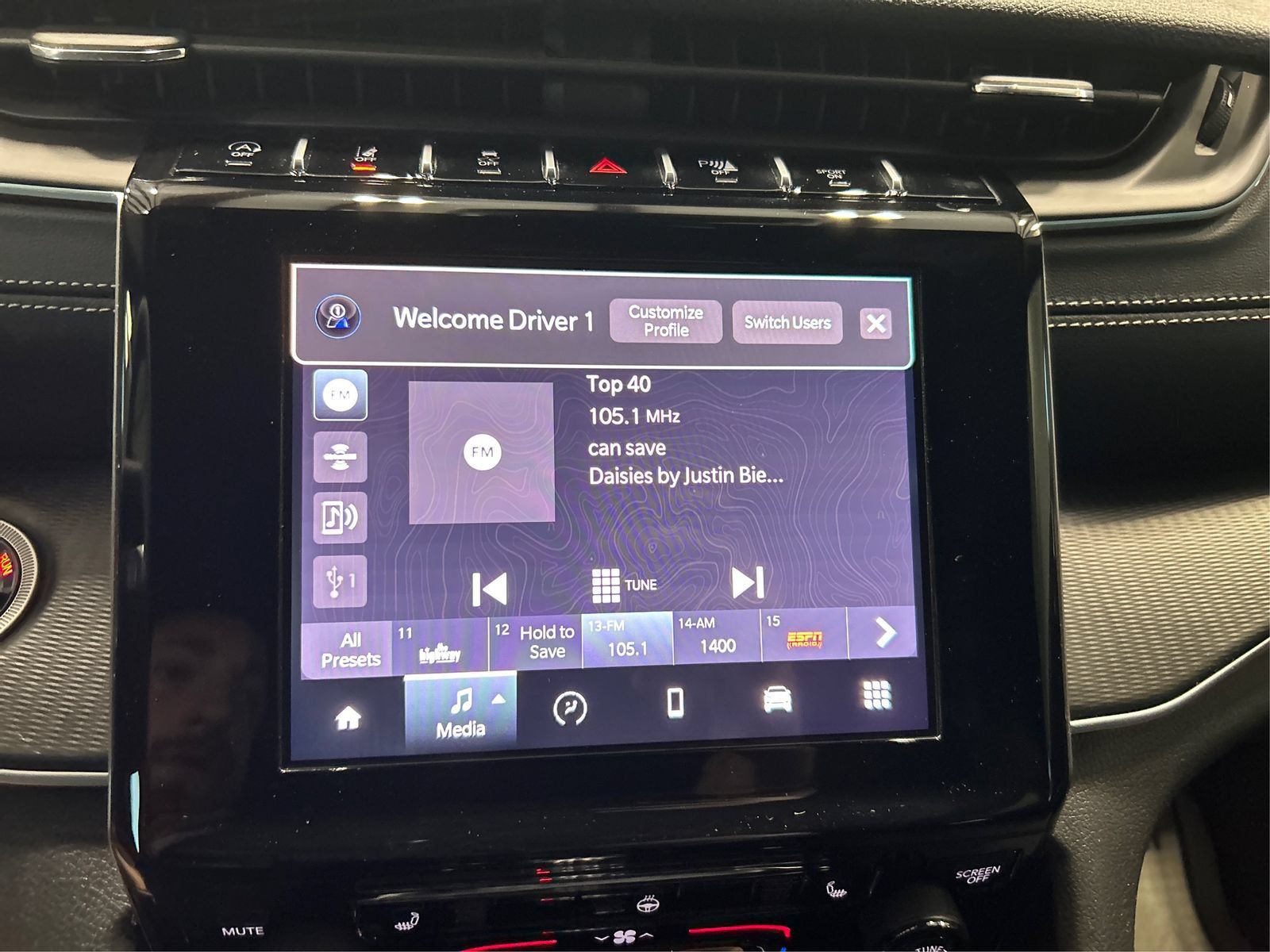 Used 2025 Jeep Grand Cherokee L Laredo w/ Luxury Tech Group I AWD/4WD image 13