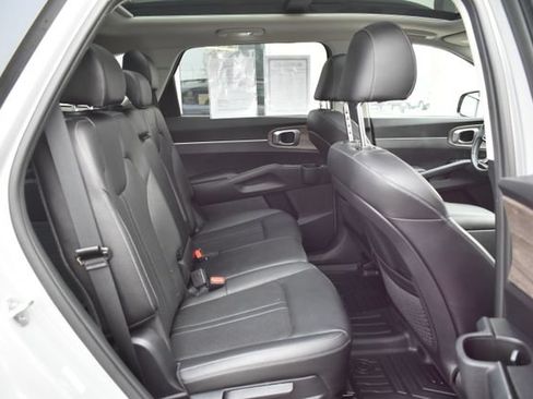 Used 2023 Kia Sorento S w/ Panoramic Sunroof Package AWD/4WD image 37