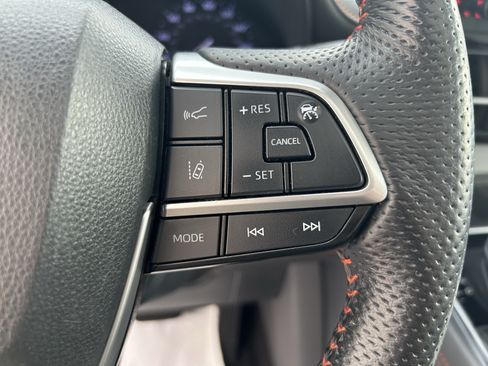 Used 2022 Toyota Sienna XSE w/ XSE Plus Package AWD/4WD image 29