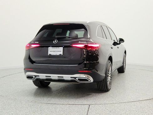 Used 2023 Mercedes-Benz GLC 300 4MATIC image 6