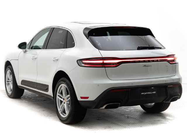 Certified 2026 Porsche Macan AWD/4WD image 3