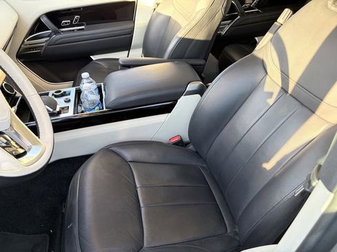 Used 2023 Land Rover Range Rover Long Wheelbase SE image 9