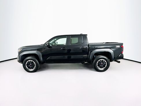 Used 2024 Toyota Tacoma TRD Off-Road image 4