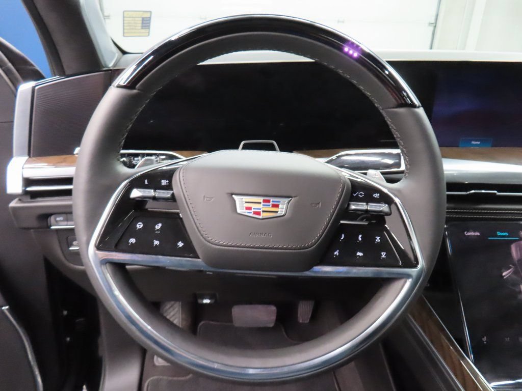 Used 2026 Cadillac Escalade Platinum Sport w/ LPO, Floor Liner Package AWD/4WD image 48