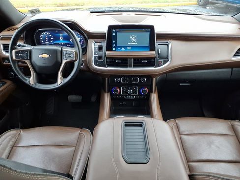 Used 2023 Chevrolet Suburban High Country image 9