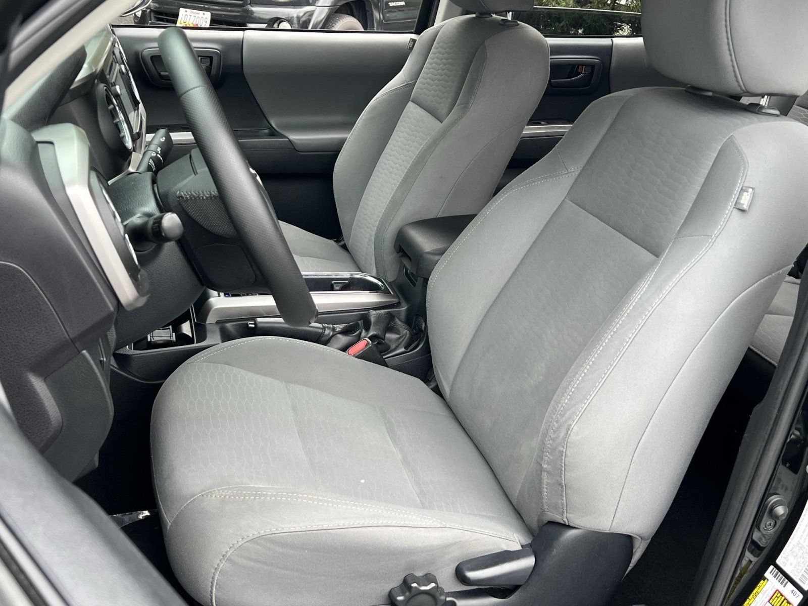 Used 2019 Toyota Tacoma SR5 AWD/4WD image 12
