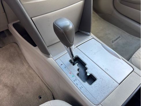 Used 2009 Toyota Camry LE image 18