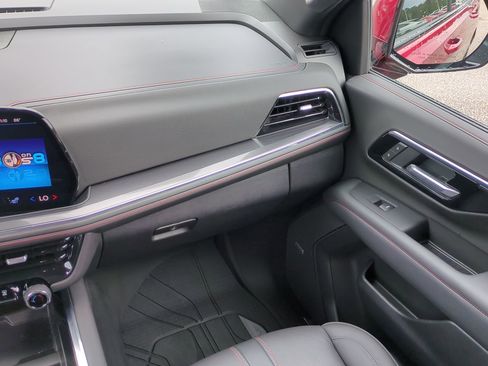 Used 2025 Chevrolet Tahoe RST w/ Comfort Package image 17