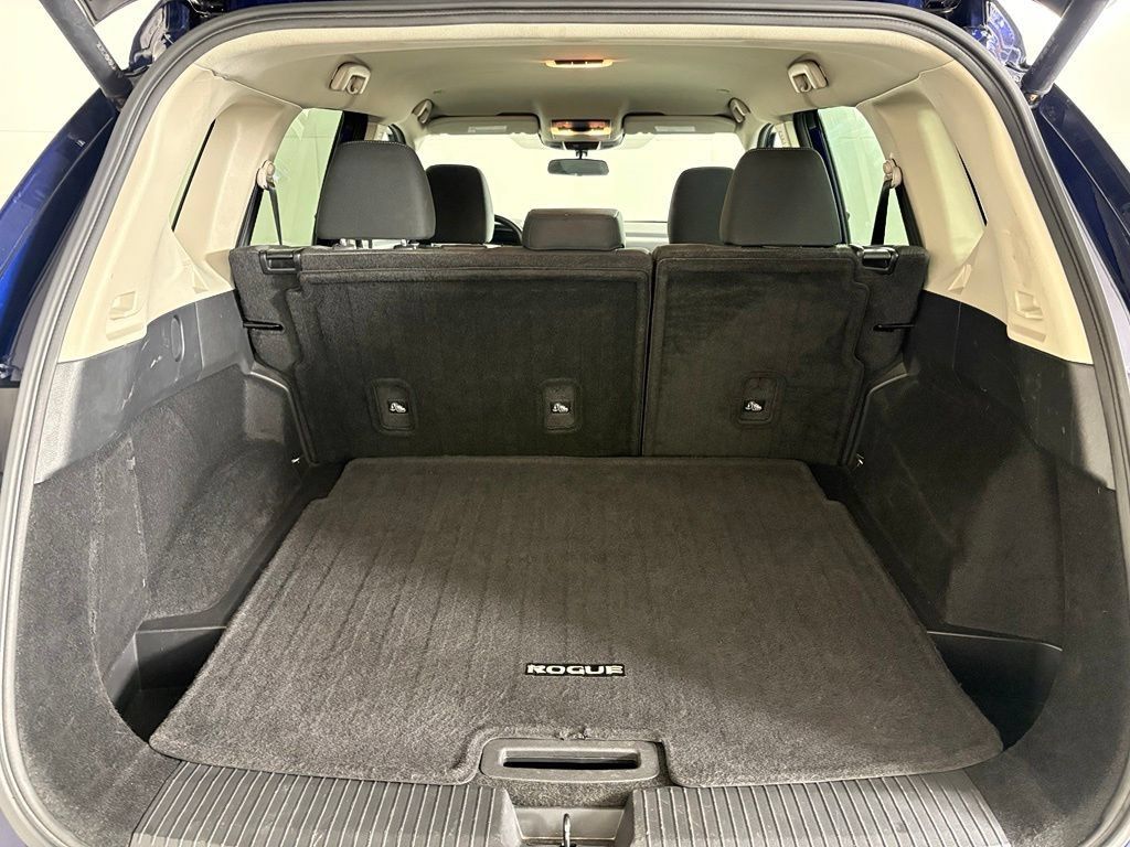 Used 2024 Nissan Rogue SV FWD image 21
