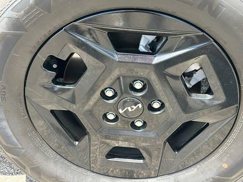 Used 2026 Kia Carnival FWD image 33