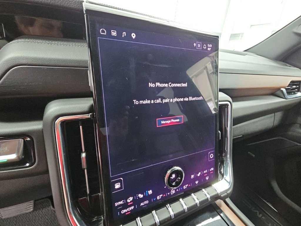Certified 2025 GMC Yukon Denali RWD image 17