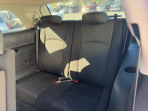 Used 2019 Dodge Journey SE image 11