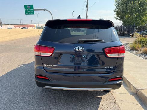 Used 2018 Kia Sorento EX AWD/4WD image 3