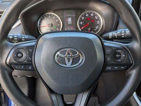 Used 2021 Toyota RAV4 XLE image 18
