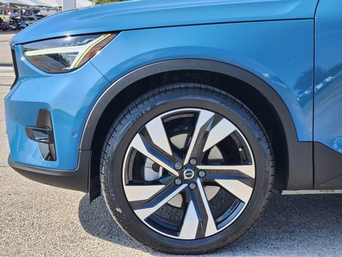 Used 2023 Volvo XC40 B5 Ultimate w/ Protection Package Premier AWD/4WD image 9