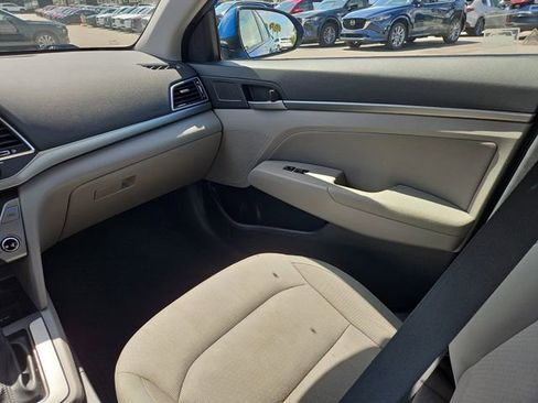 Used 2017 Hyundai Elantra SE FWD image 9