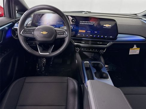 New 2026 Chevrolet Equinox EV LT image 2