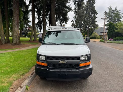 Used 2013 Chevrolet Express 2500 RWD image 8