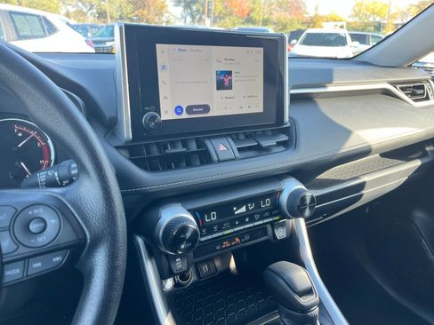 Used 2025 Toyota RAV4 XLE image 18