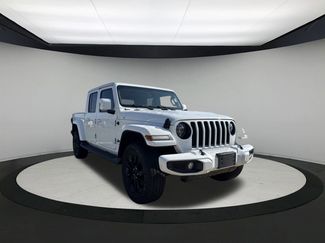 Used 2021 Jeep Gladiator Overland video 1