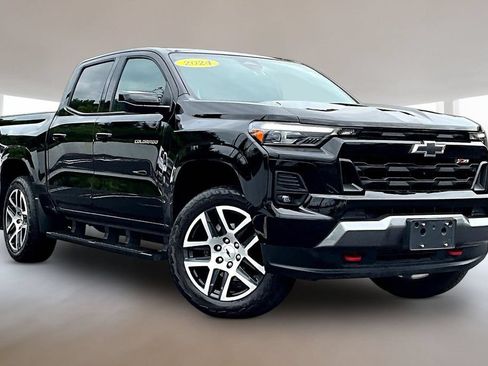 Used 2024 Chevrolet Colorado Z71 w/ Z71 Convenience Package 2 AWD/4WD image 1