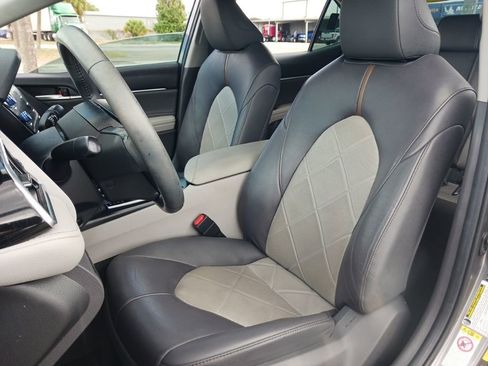 Used 2018 Toyota Camry XLE w/ Driver Assist Package FWD image 10