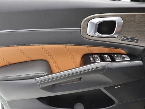 Used 2023 Kia Sorento SX Prestige image 15