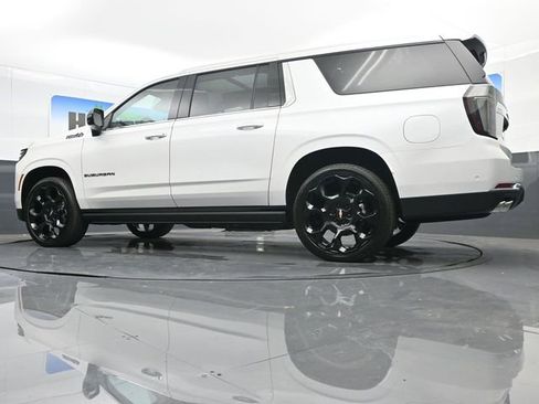 New 2025 Chevrolet Suburban High Country image 24