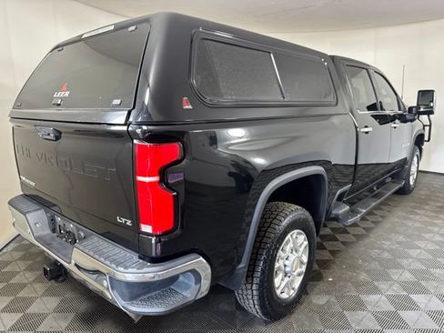 Used 2024 Chevrolet Silverado 2500 LTZ w/ LTZ Plus Package AWD/4WD image 3
