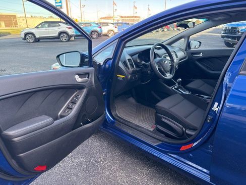 Used 2017 Kia Forte LX image 13