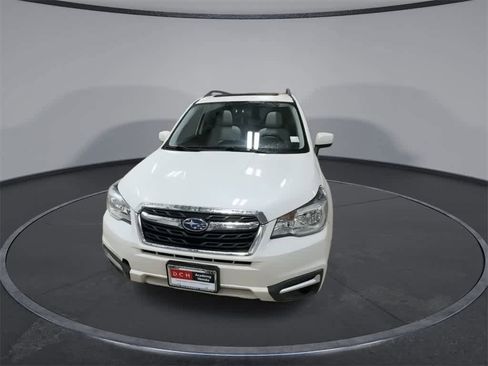 Used 2017 Subaru Forester 2.5i Premium image 3