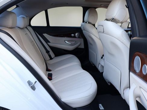 Used 2018 Mercedes-Benz E 300 E 300 image 18