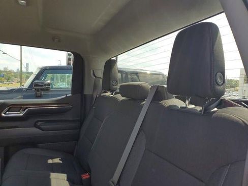 Used 2023 GMC Sierra 1500 SLE image 11