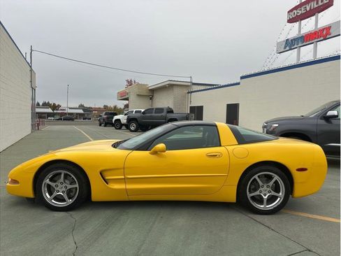 Used 2003 Chevrolet Corvette Coupe 2D w/ Preferred Equipment Group image 14