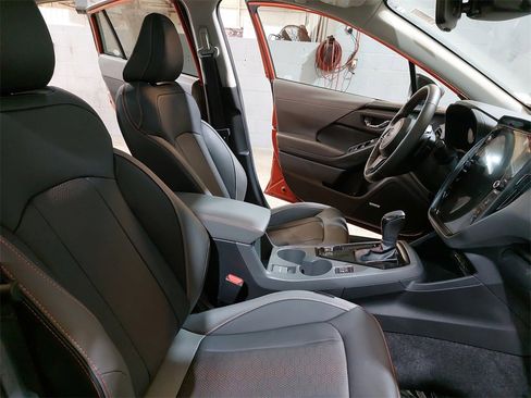 Certified 2025 Subaru Crosstrek 2.5i Limited w/ Crosstrek Mirror Package image 10