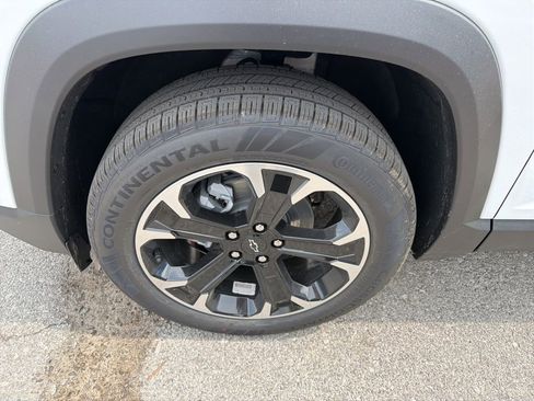 New 2026 Chevrolet Equinox LT FWD image 9