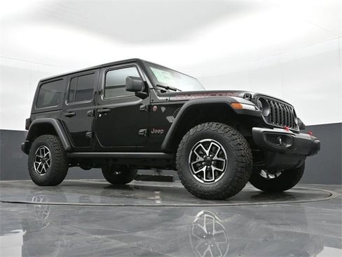 Used 2024 Jeep Wrangler Unlimited Rubicon w/ Technology Group image 40
