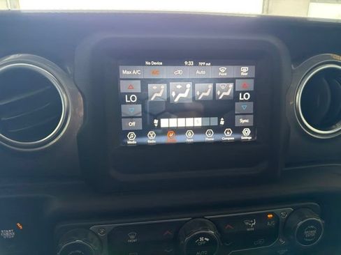 Used 2020 Jeep Wrangler Unlimited Sahara AWD/4WD image 22