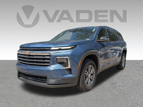 New 2025 Chevrolet Traverse LT w/ Driver Confidence Package image 29