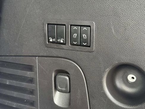 Used 2015 GMC Yukon SLT w/ Open Road Package image 9